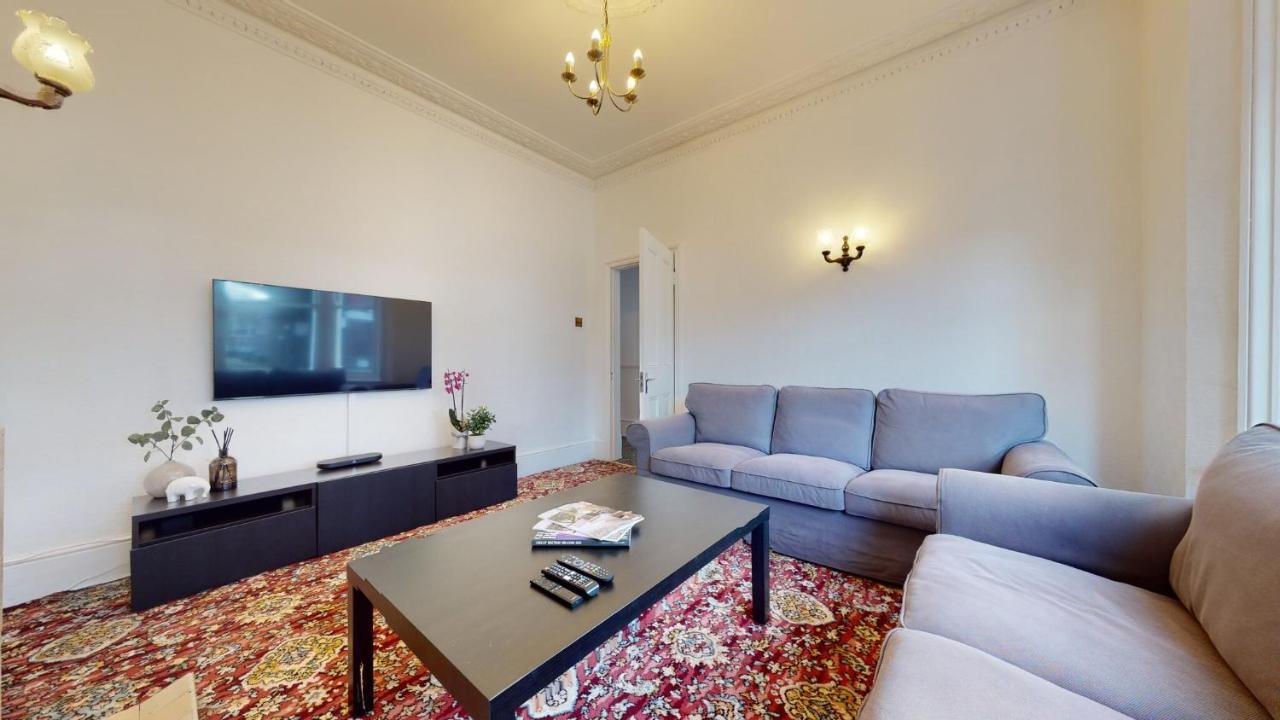 Cheerful 4 Bedroom Victorian House With Back Courtyard London Exterior photo